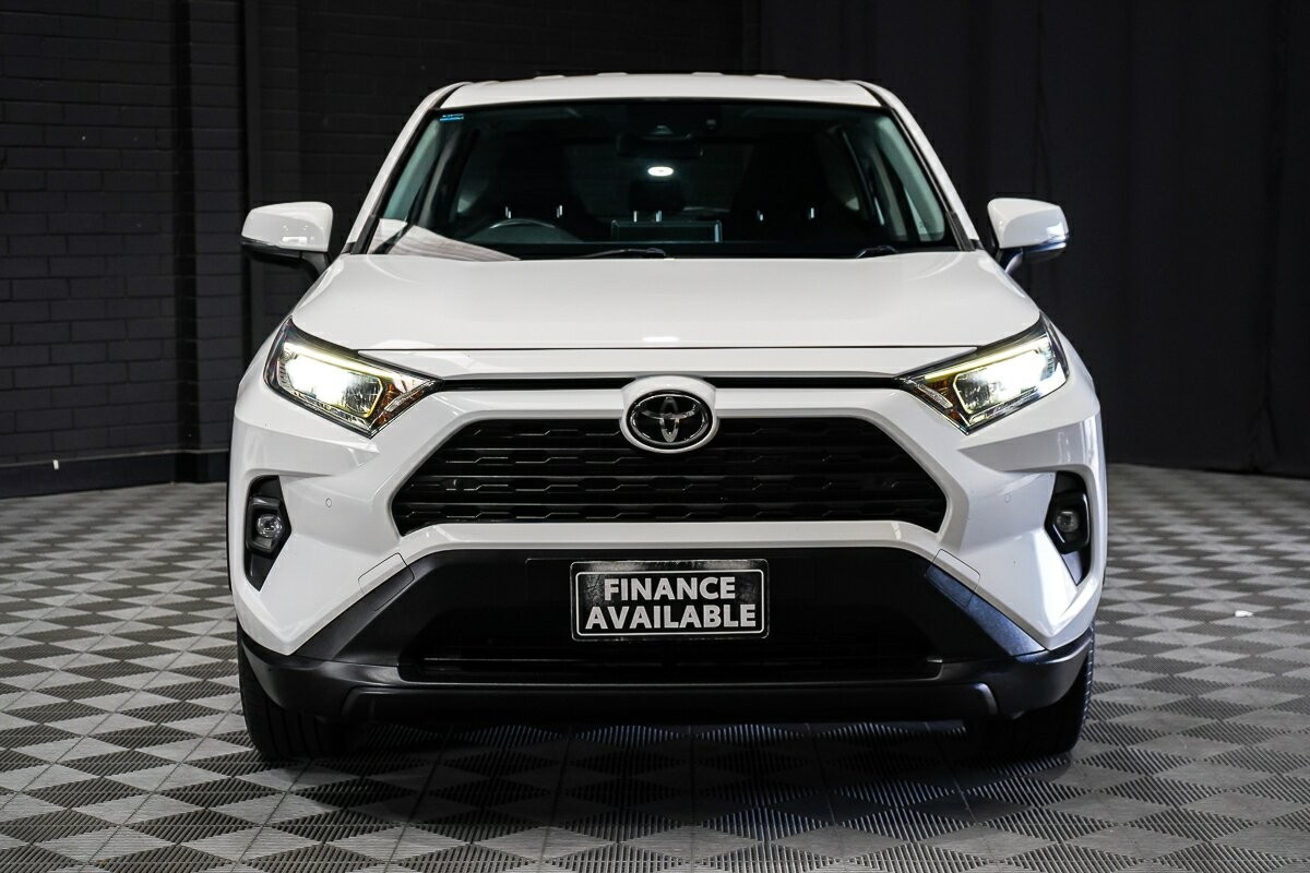 Toyota Rav4 image 3