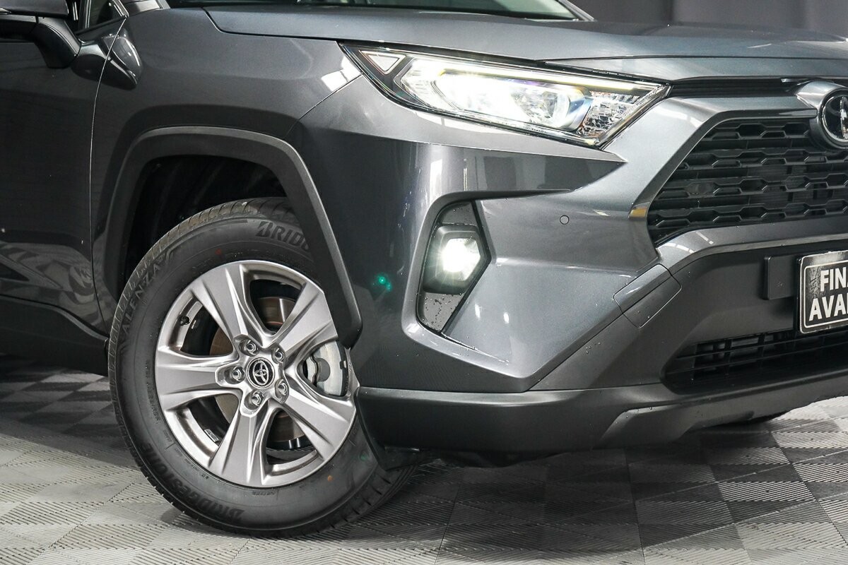 Toyota Rav4 image 2