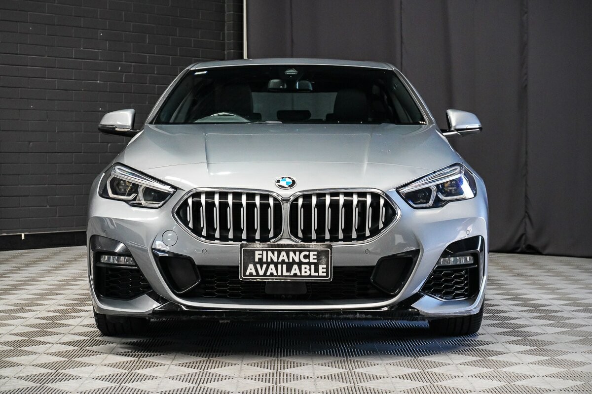BMW 2 Series image 3