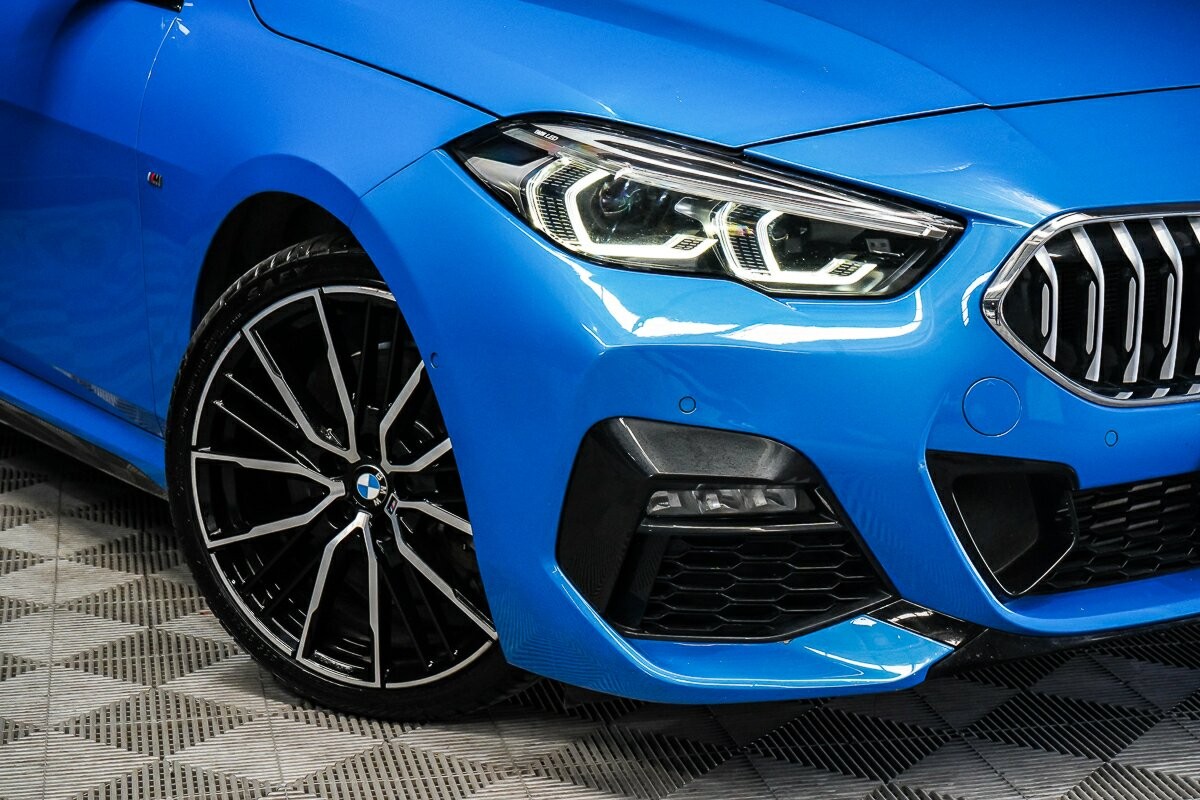 BMW 2 Series image 2