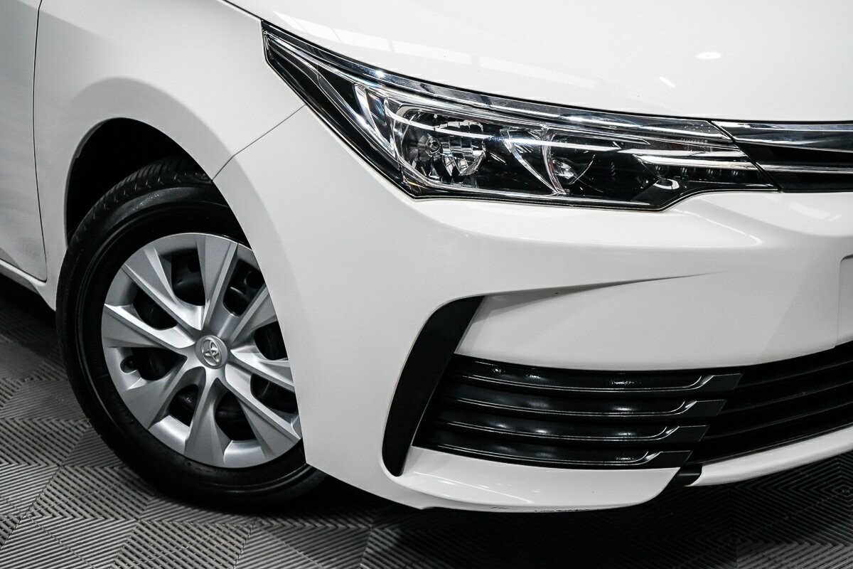 Toyota Corolla image 2