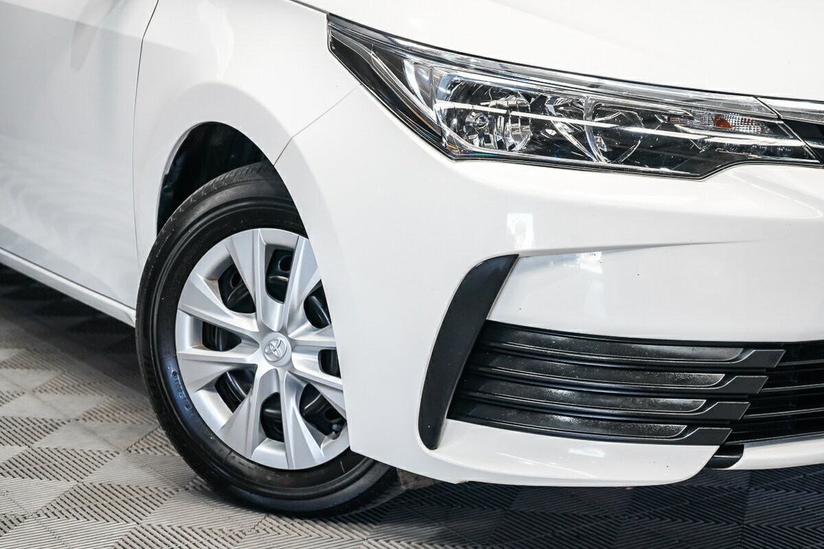 Toyota Corolla image 2