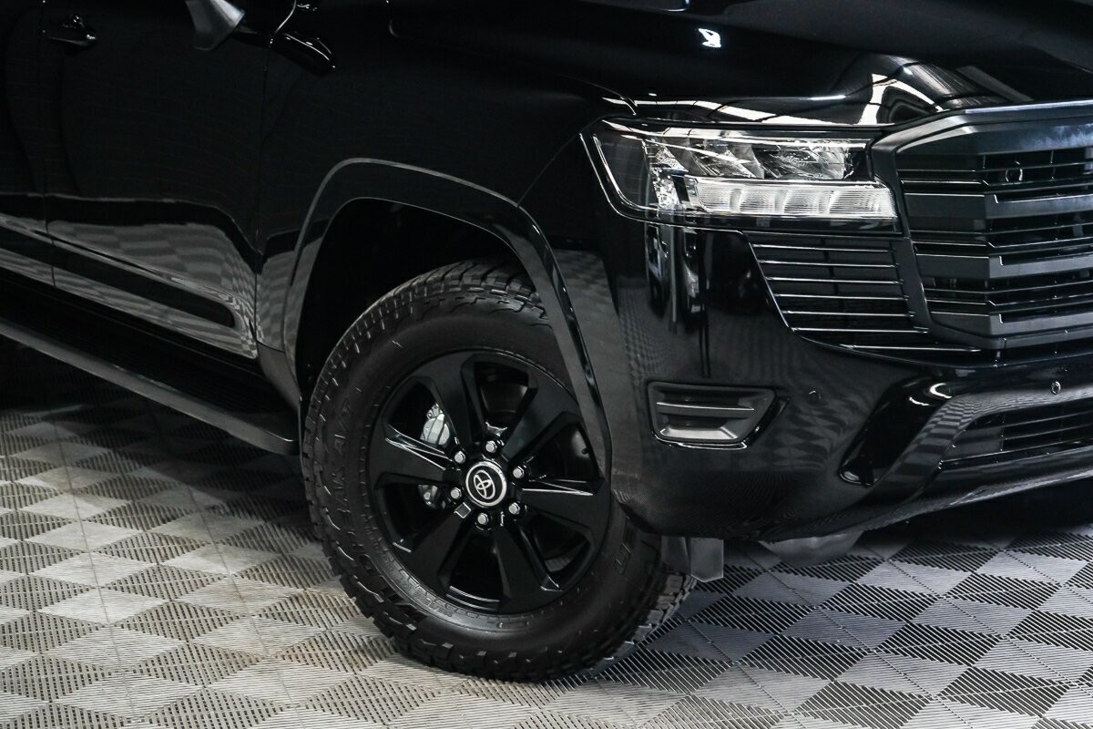 Toyota Landcruiser image 2