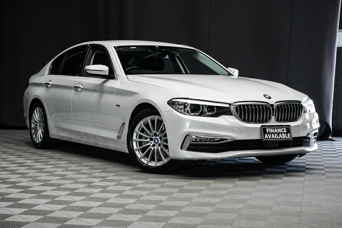 BMW 5 Series image 1