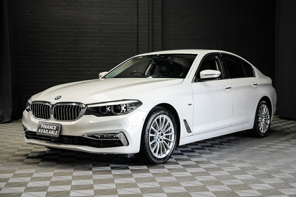 BMW 5 Series image 4