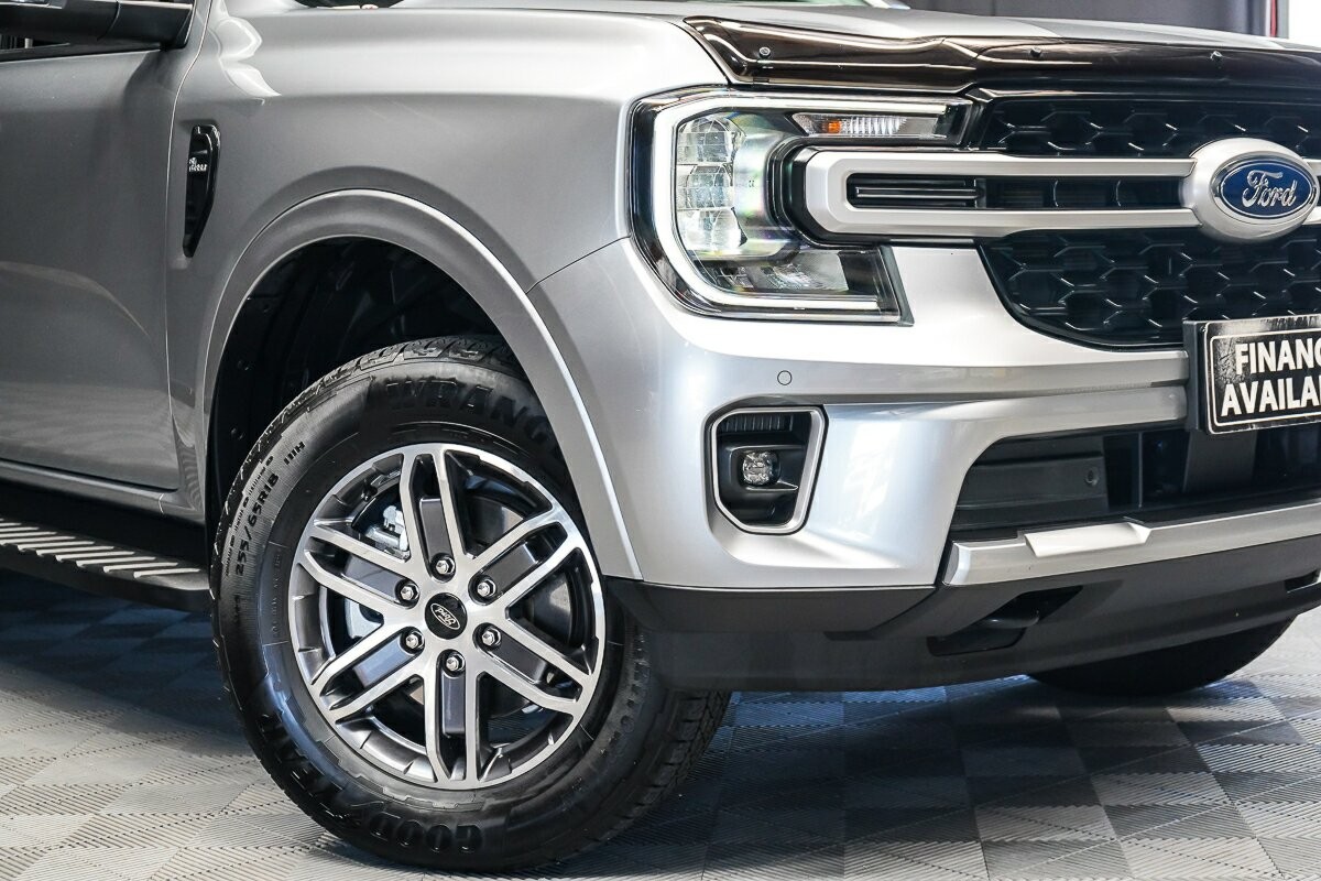 Ford Everest image 2