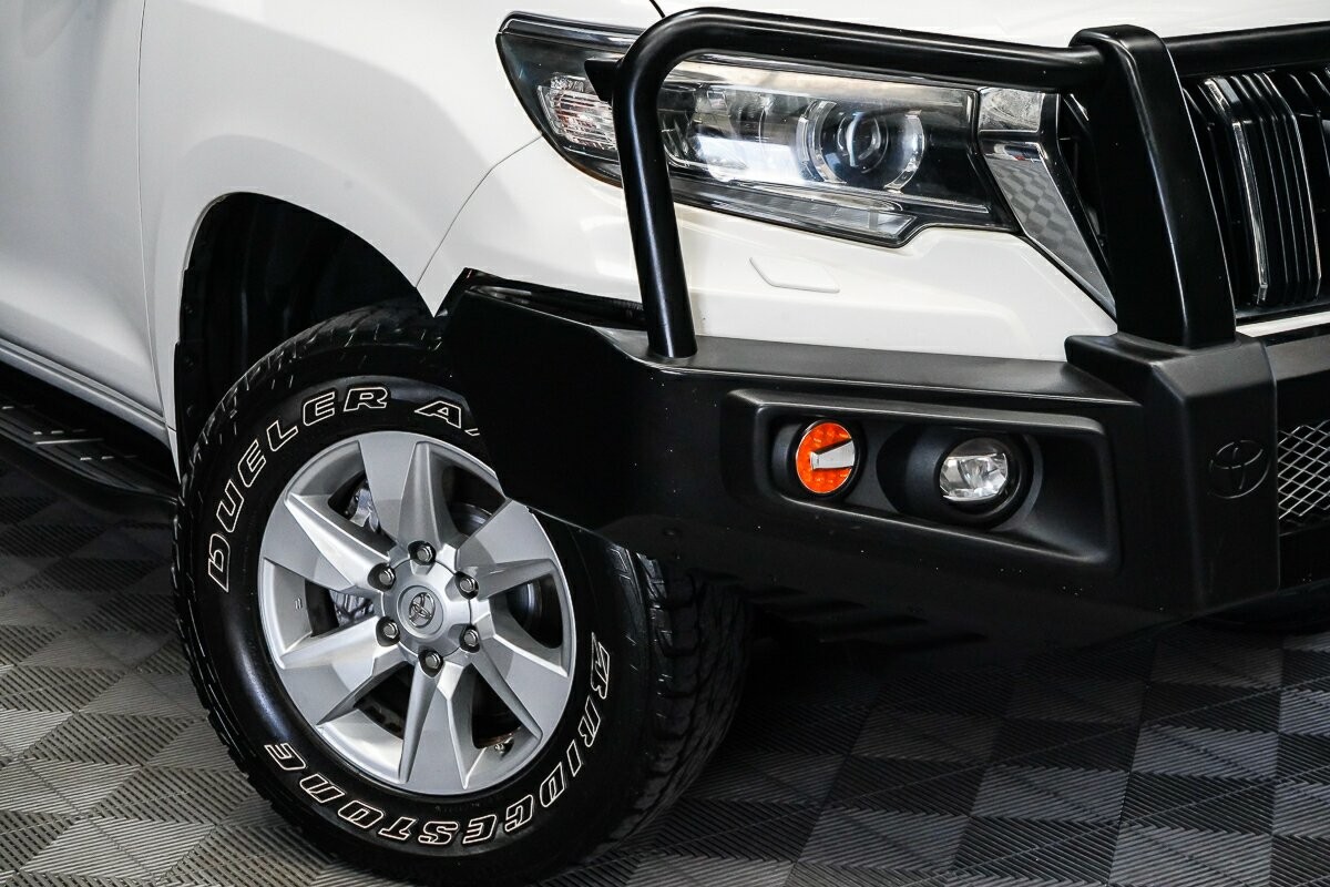 Toyota Landcruiser Prado image 2