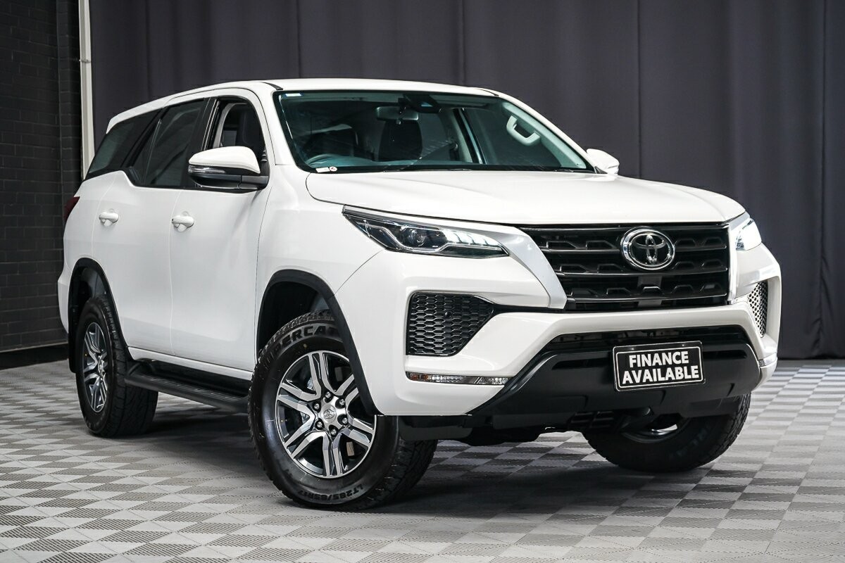 Toyota Fortuner image 1