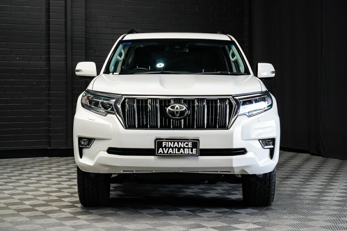 Toyota Landcruiser Prado image 3