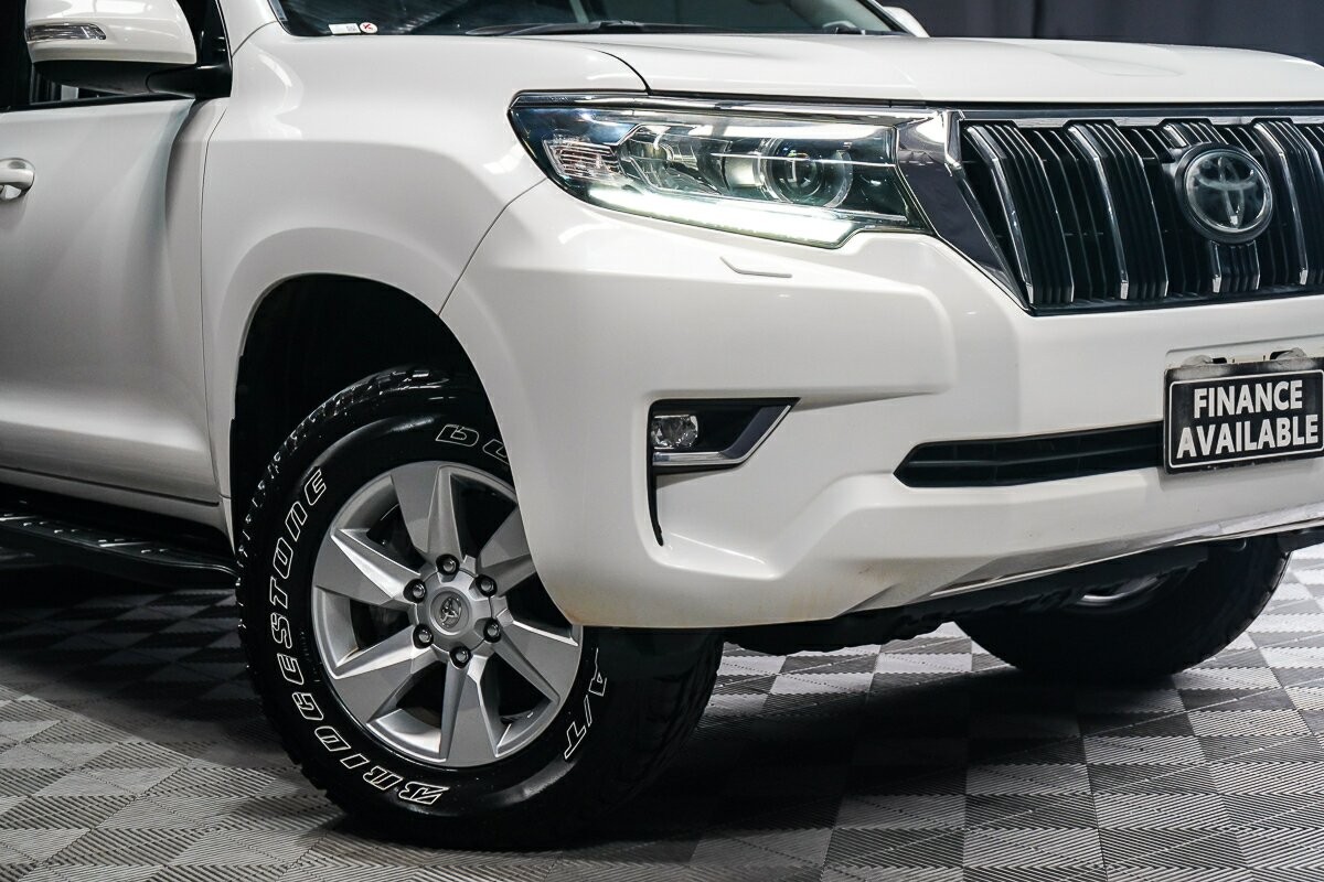 Toyota Landcruiser Prado image 2