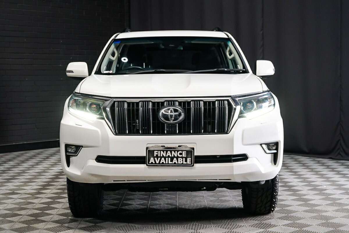 Toyota Landcruiser Prado image 3