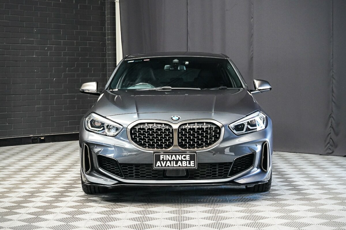 BMW 1 Series image 2
