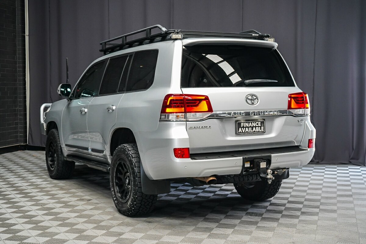 Toyota Landcruiser image 3