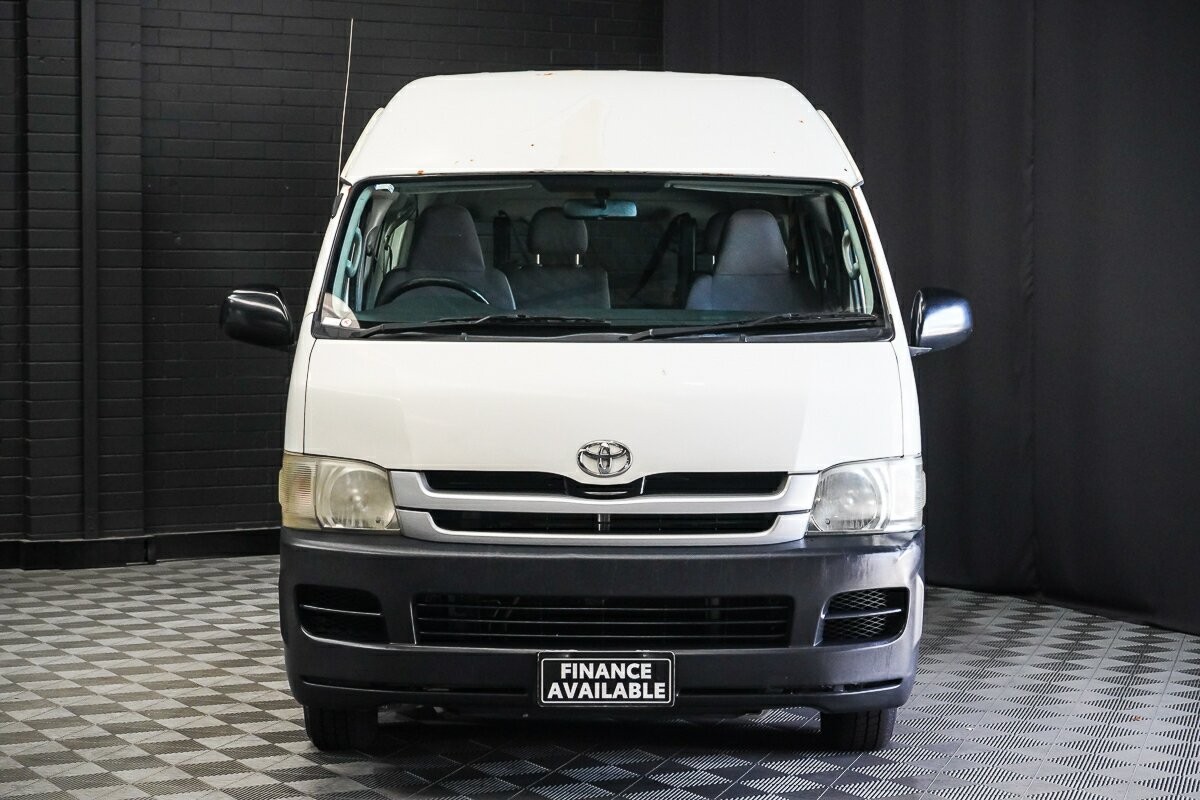 Toyota Hiace image 3
