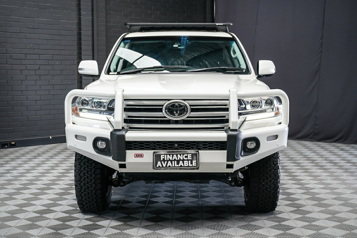 Toyota Landcruiser image 3
