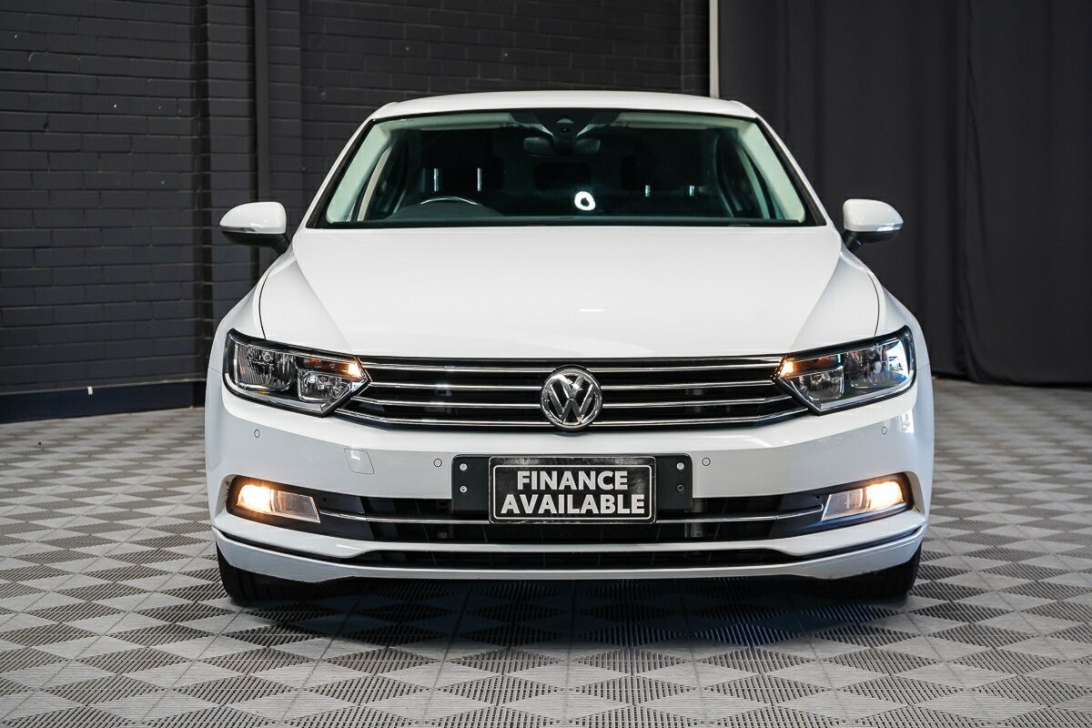 Volkswagen Passat image 3