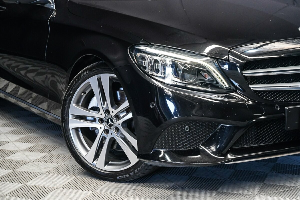 Mercedes Benz C-class image 2