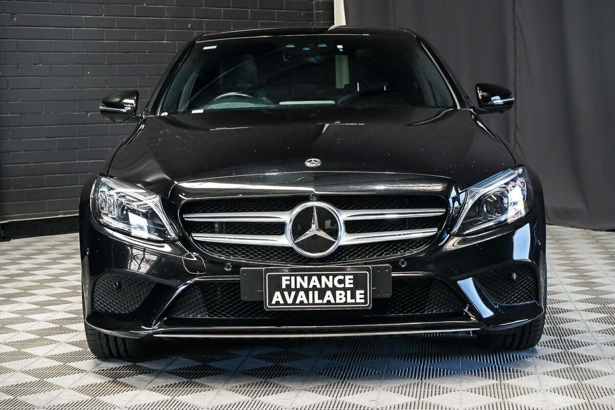 Mercedes Benz C-class image 3