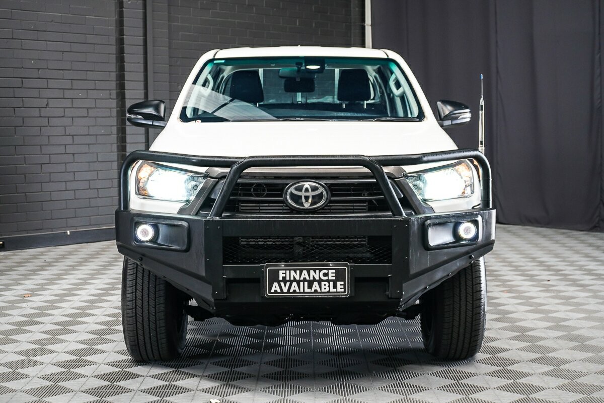 Toyota Hilux image 3