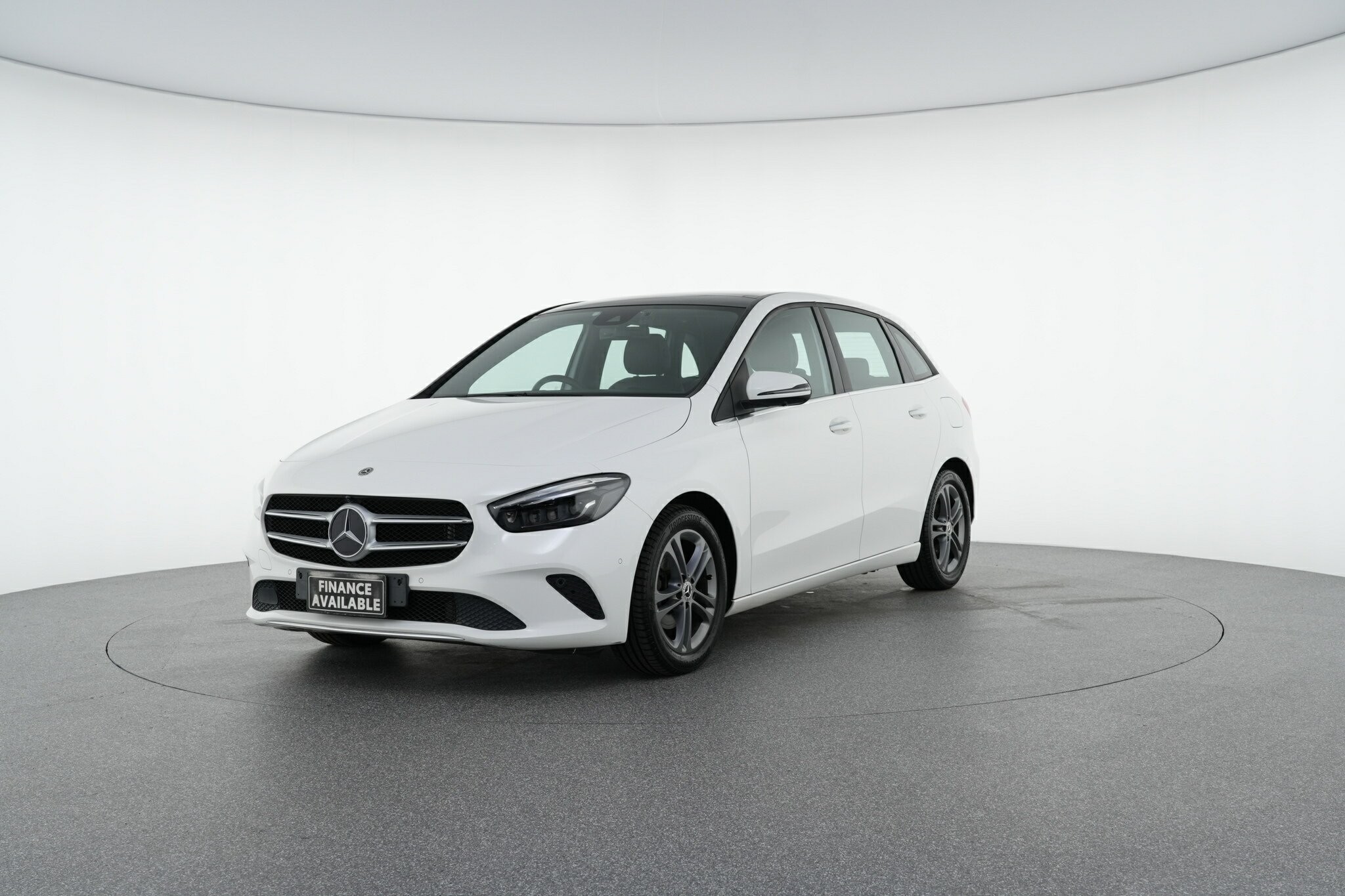 Mercedes Benz B-class image 4