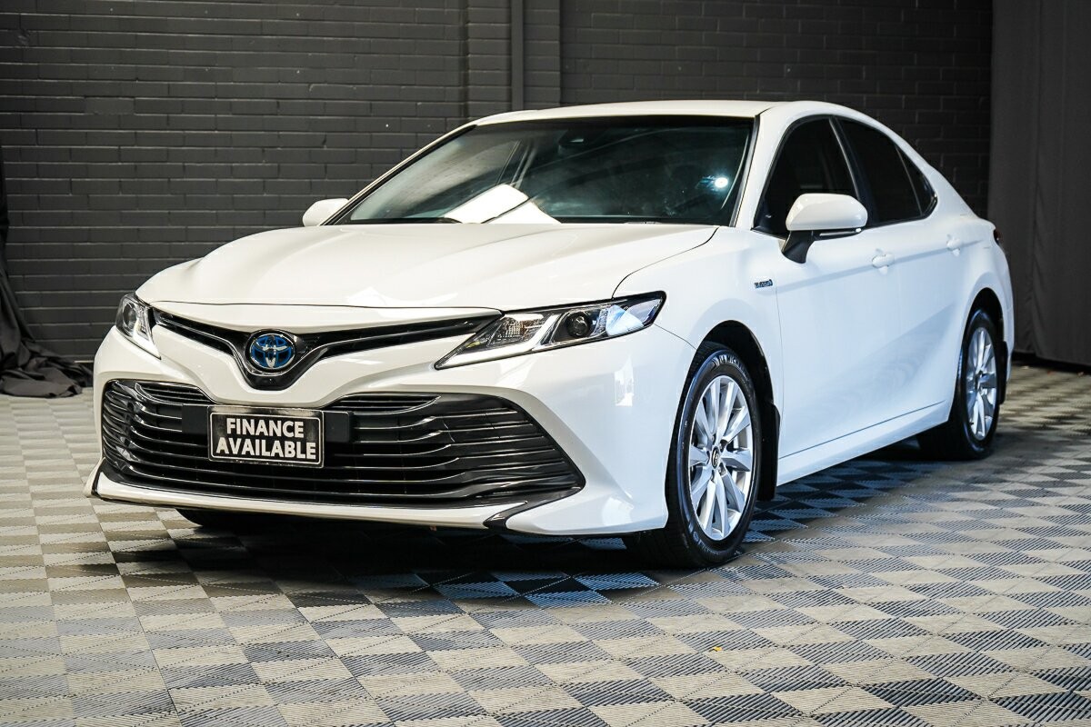 Toyota Camry image 4