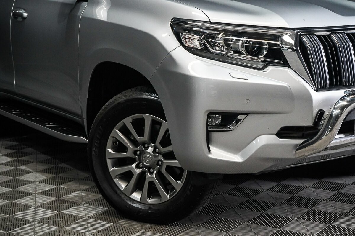 Toyota Landcruiser Prado image 2