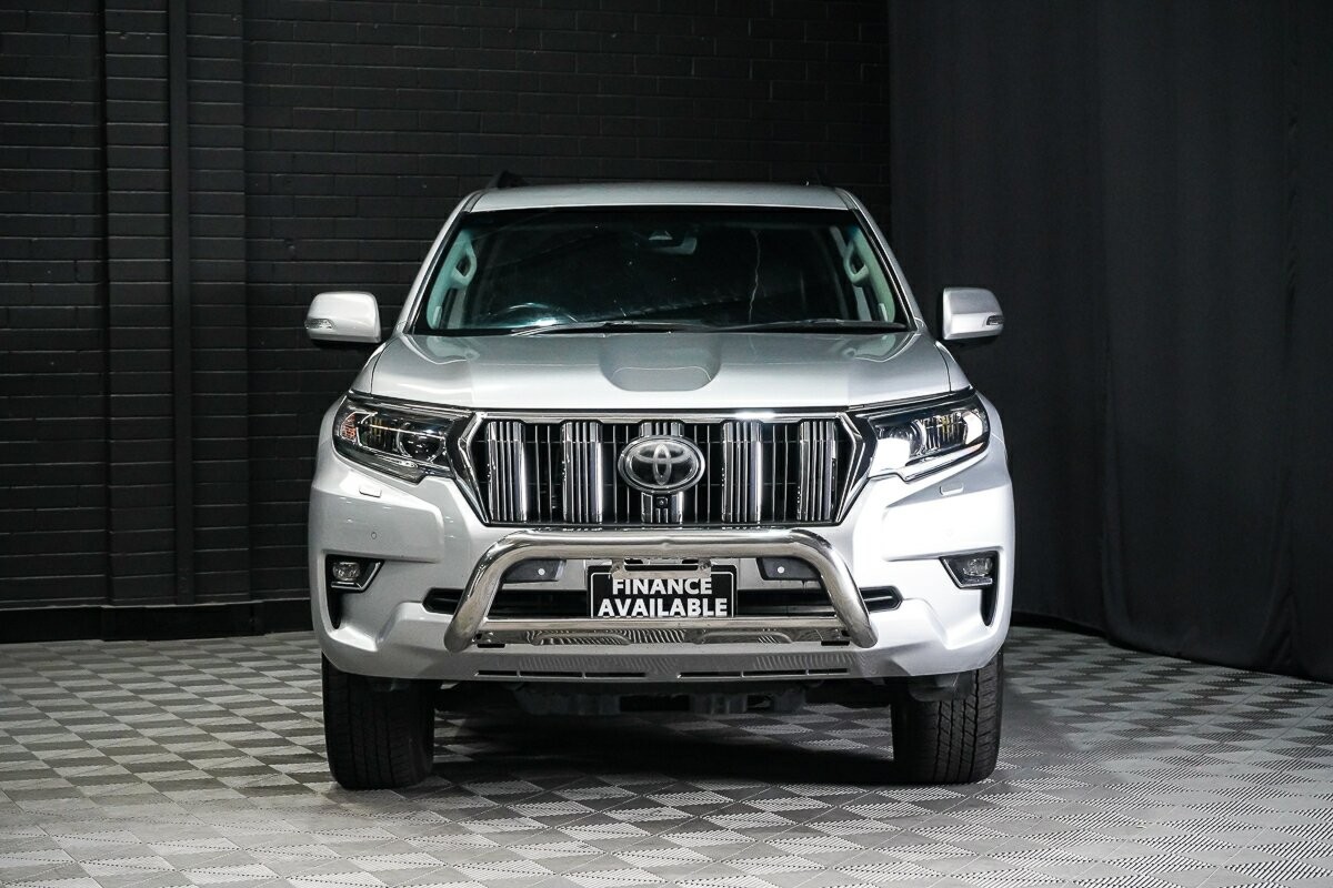 Toyota Landcruiser Prado image 3