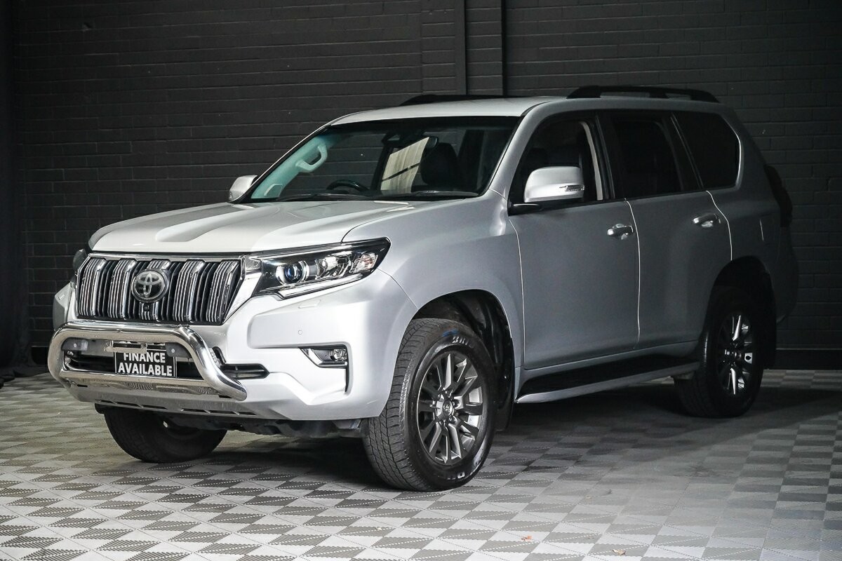 Toyota Landcruiser Prado image 4