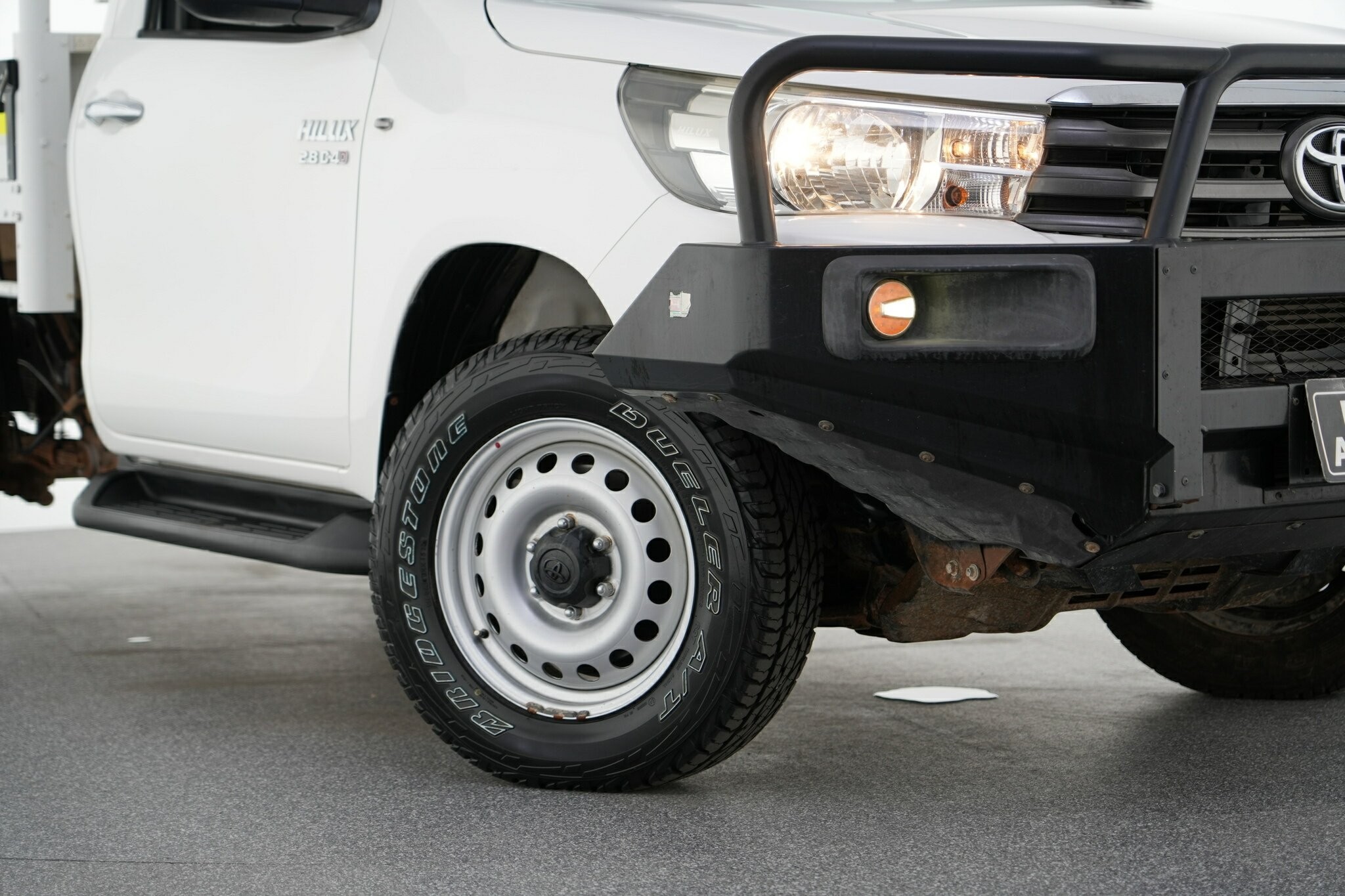 Toyota Hilux image 2