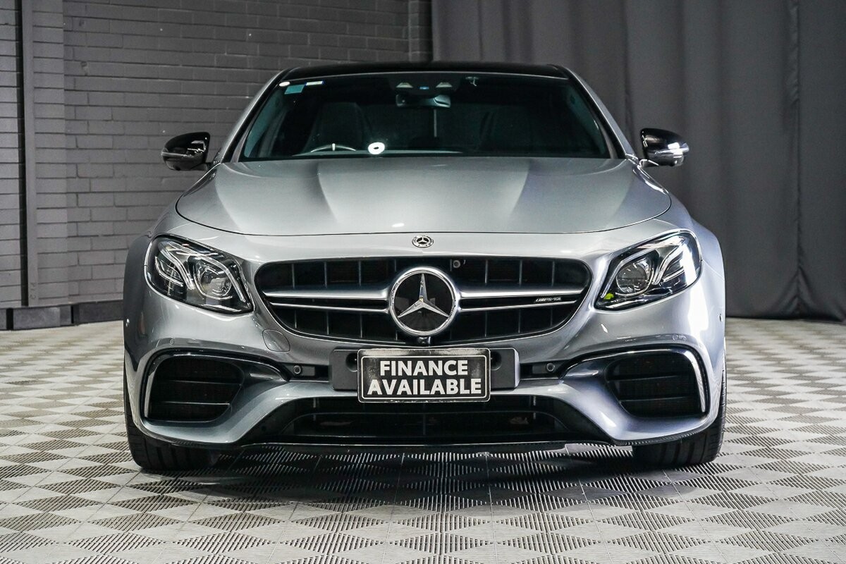 Mercedes Benz E-class image 3