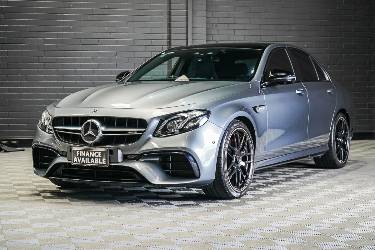 Mercedes Benz E-class image 4