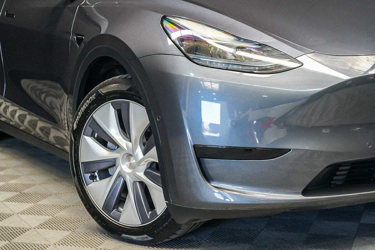Tesla Model Y image 2
