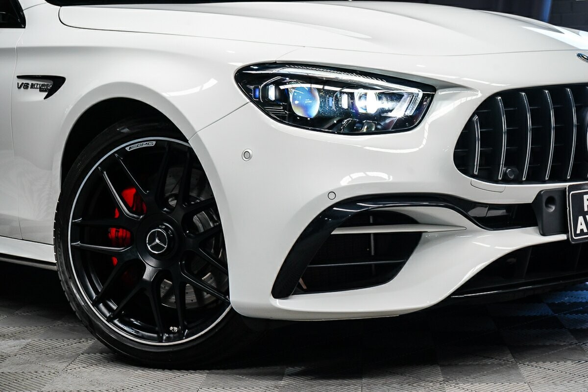 Mercedes Benz E-class image 2