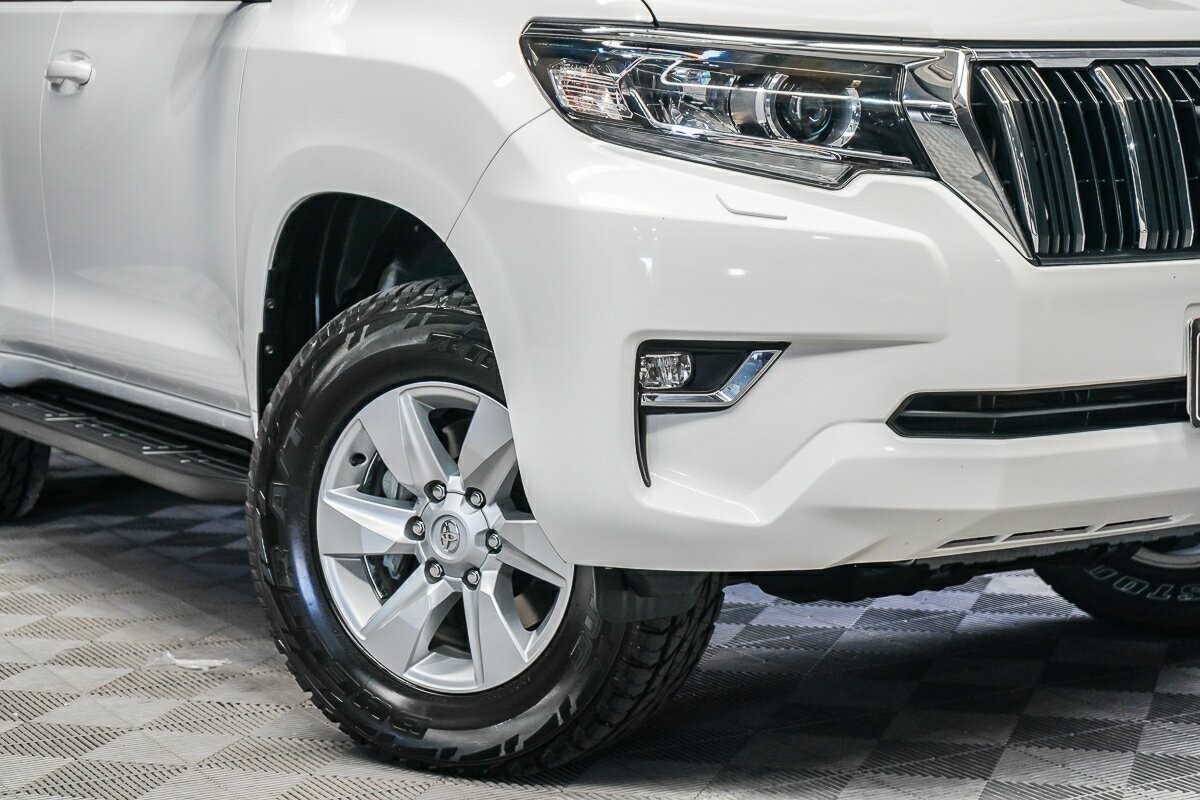 Toyota Landcruiser Prado image 2