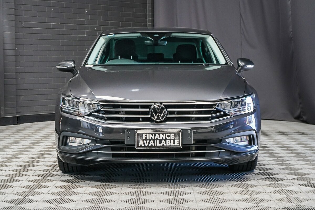 Volkswagen Passat image 3