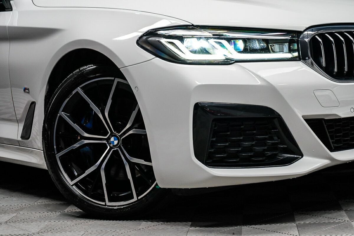 BMW 5 30d M Sport Lci image 2