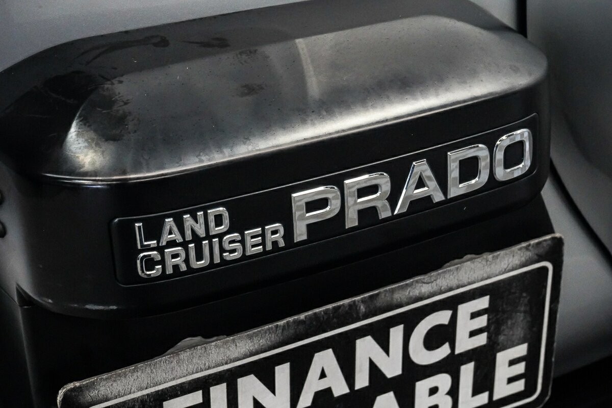 Toyota Landcruiser Prado image 1