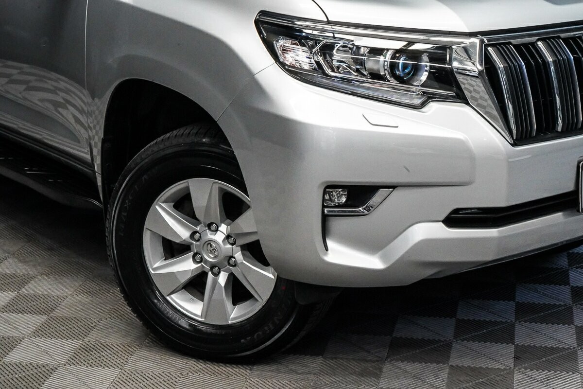 Toyota Landcruiser Prado image 3