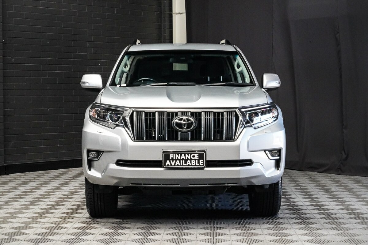 Toyota Landcruiser Prado image 4