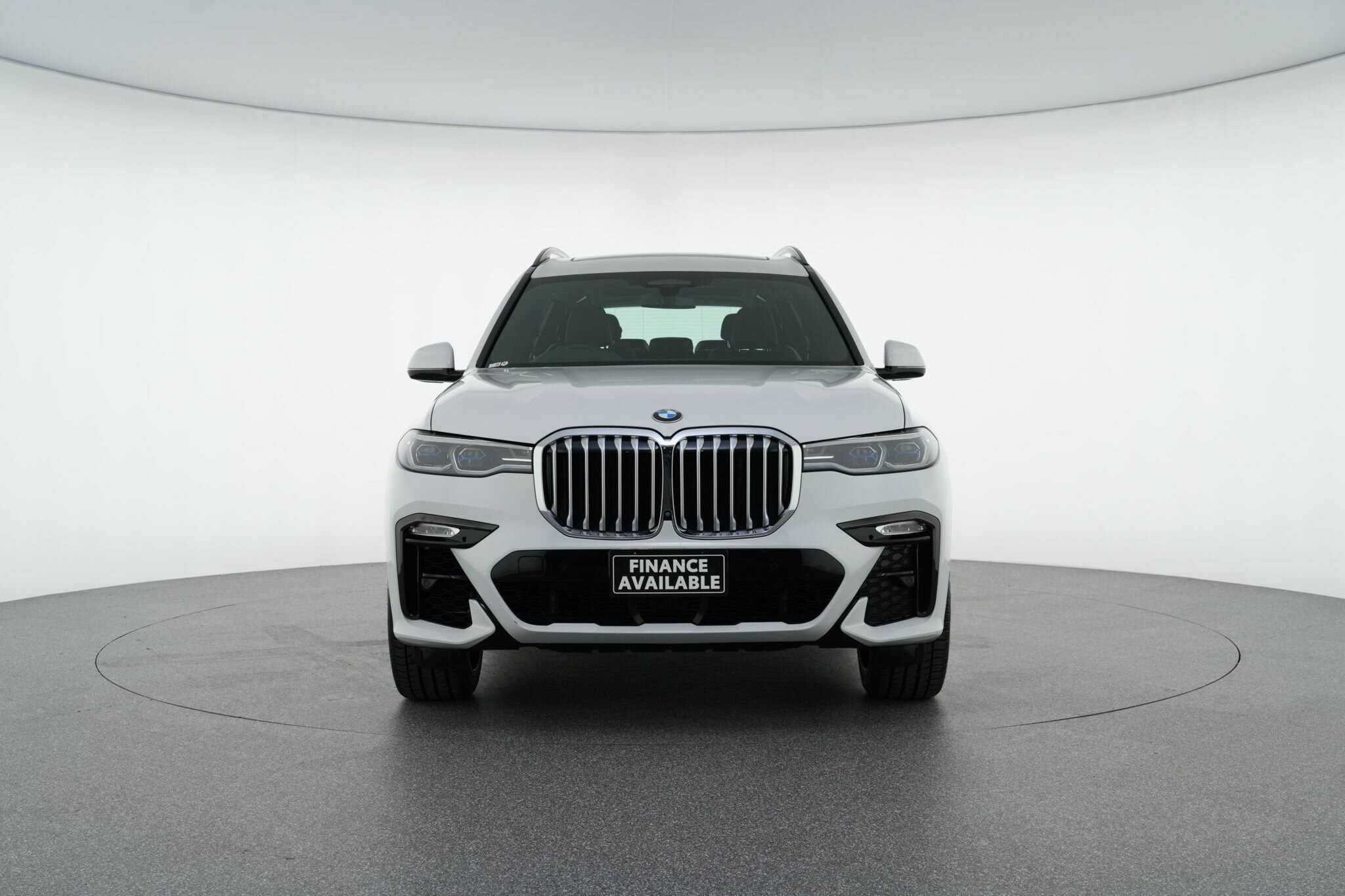 BMW X7 image 3
