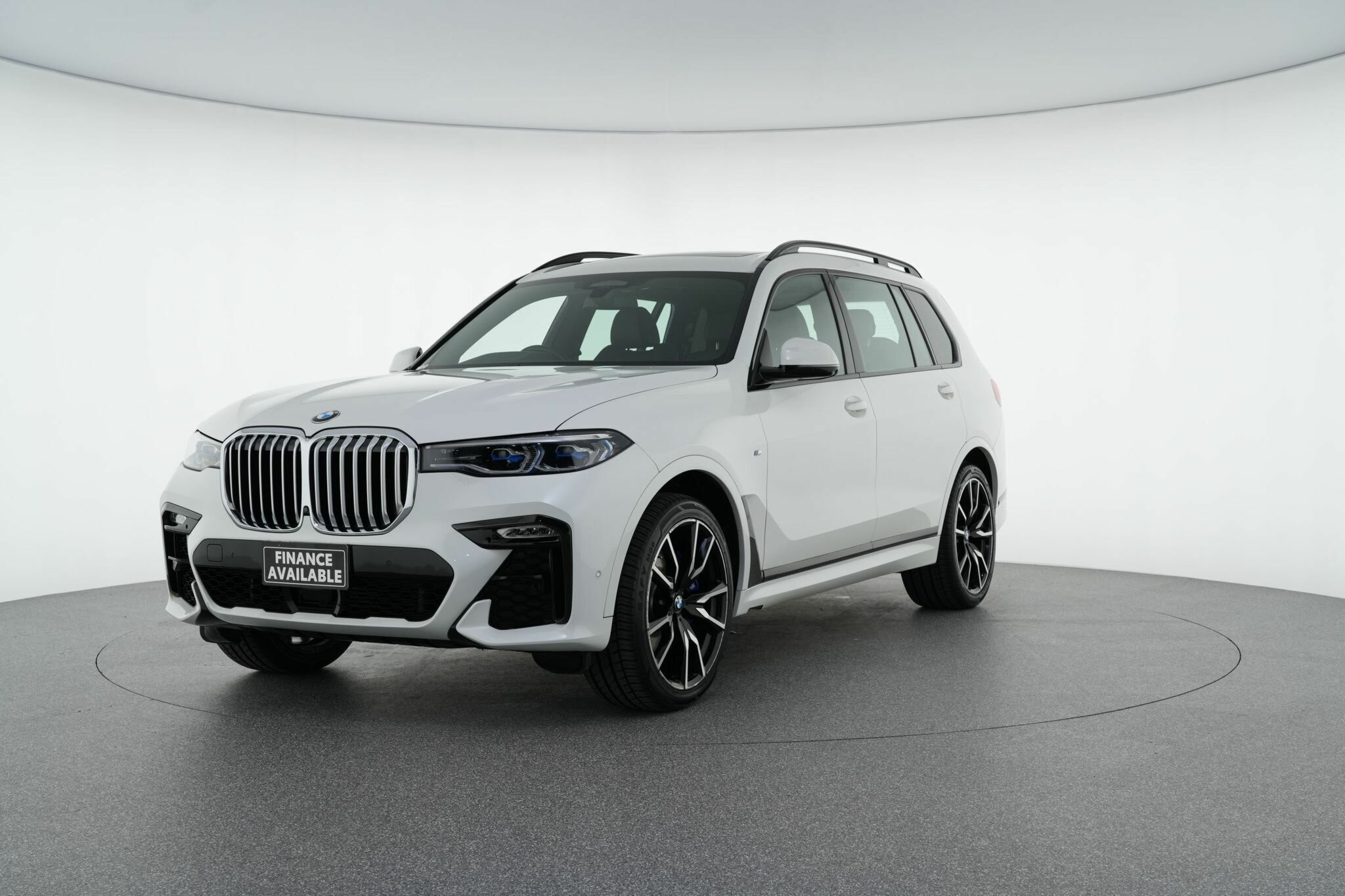BMW X7 image 4