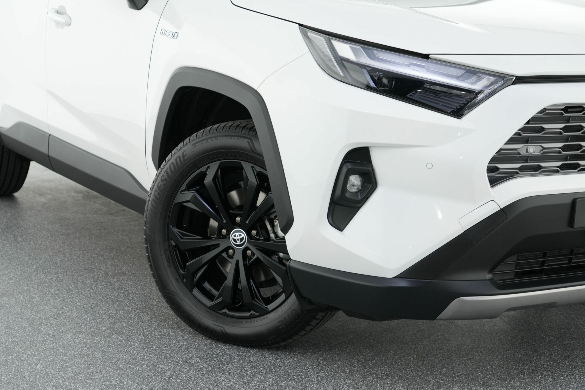 Toyota Rav4 image 2