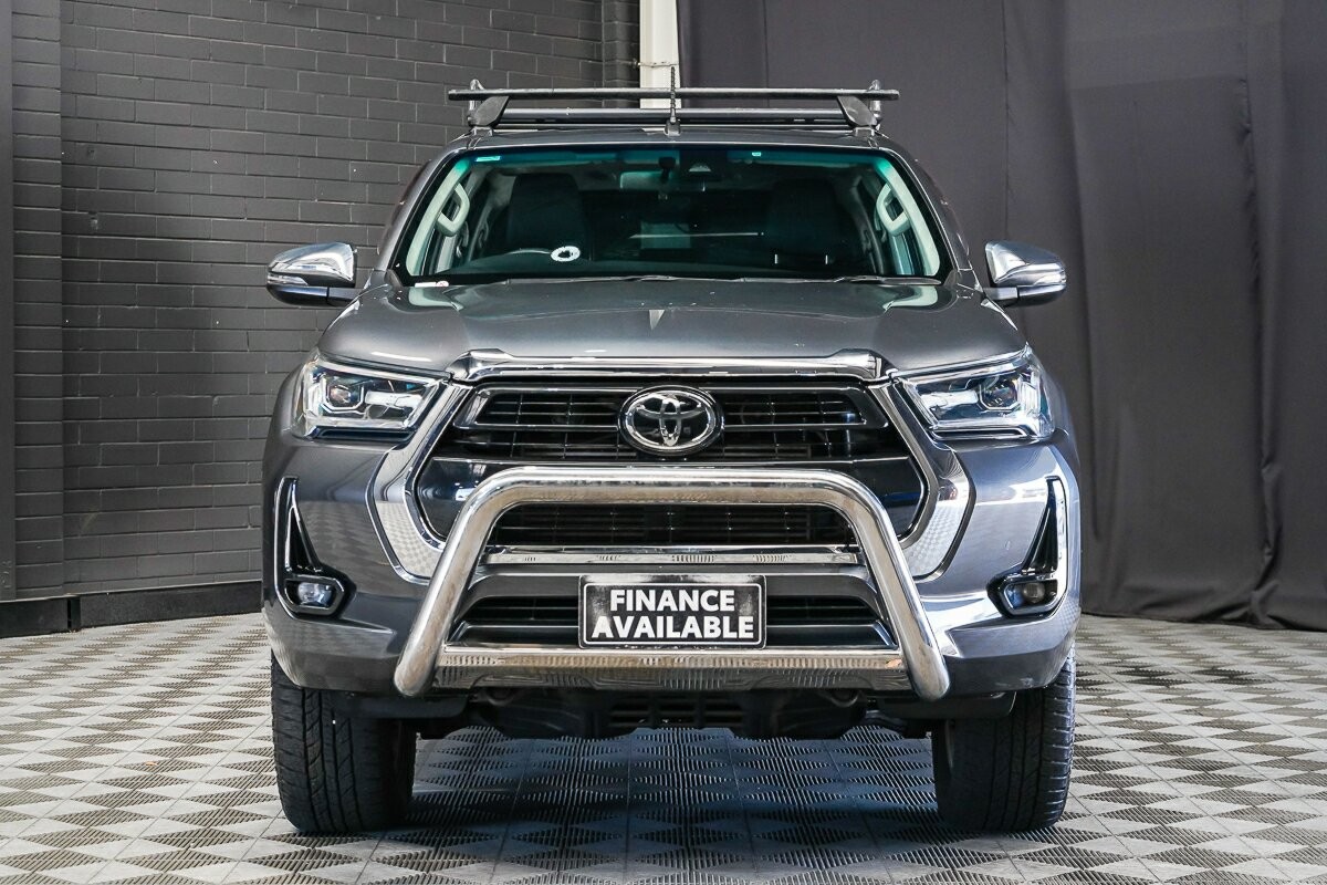 Toyota Hilux image 3