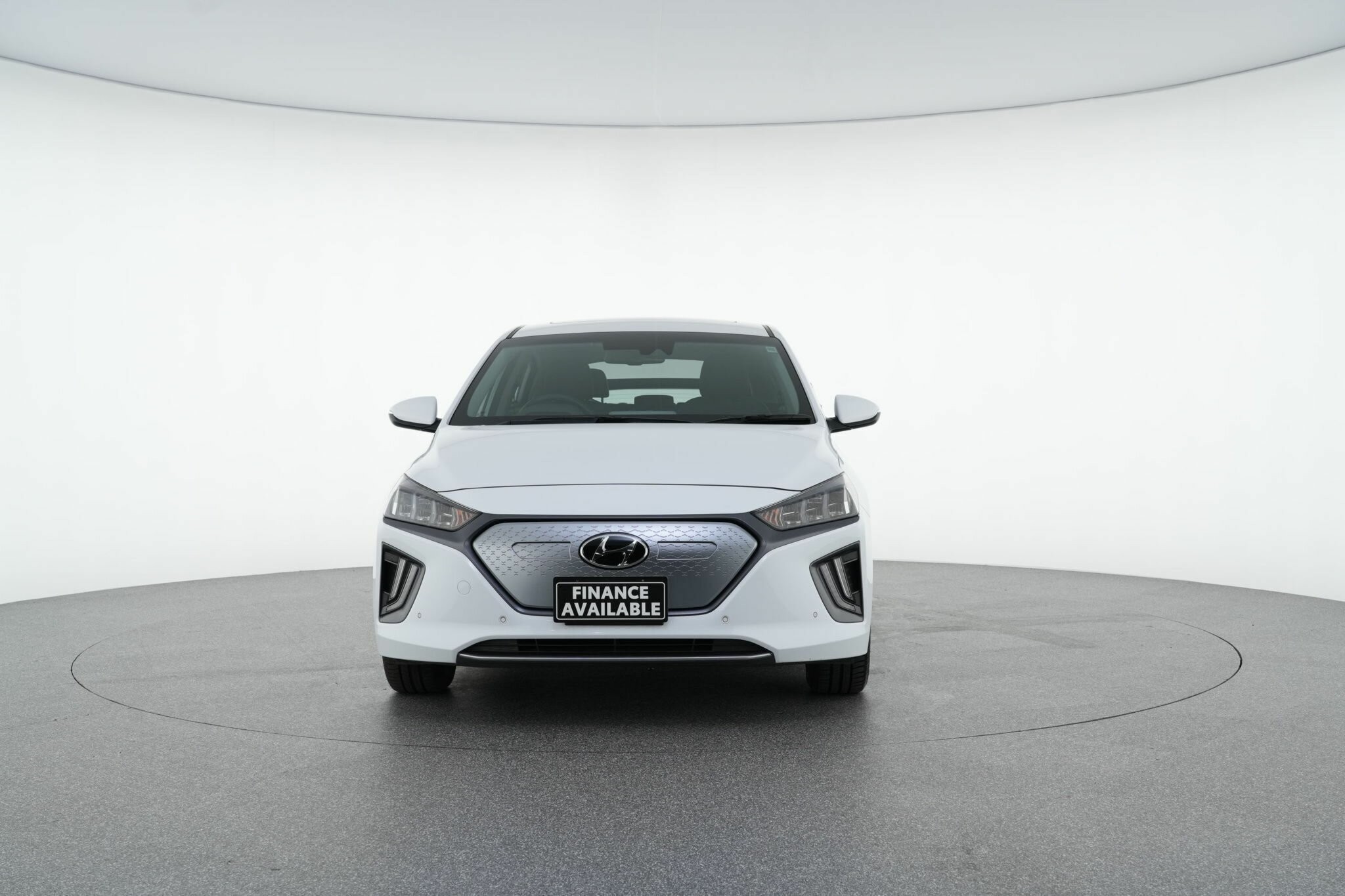 Hyundai Ioniq image 3