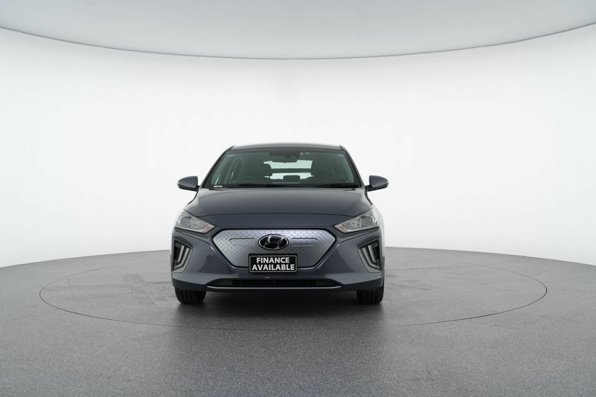 Hyundai Ioniq image 3