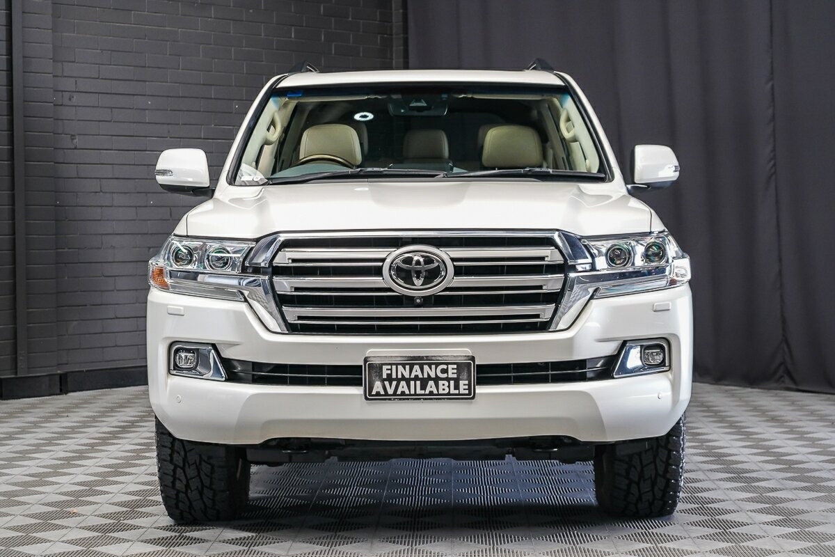 Toyota Landcruiser image 3
