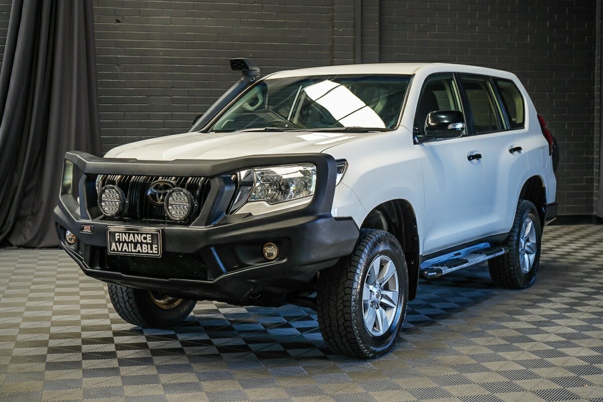 Toyota Landcruiser Prado image 4