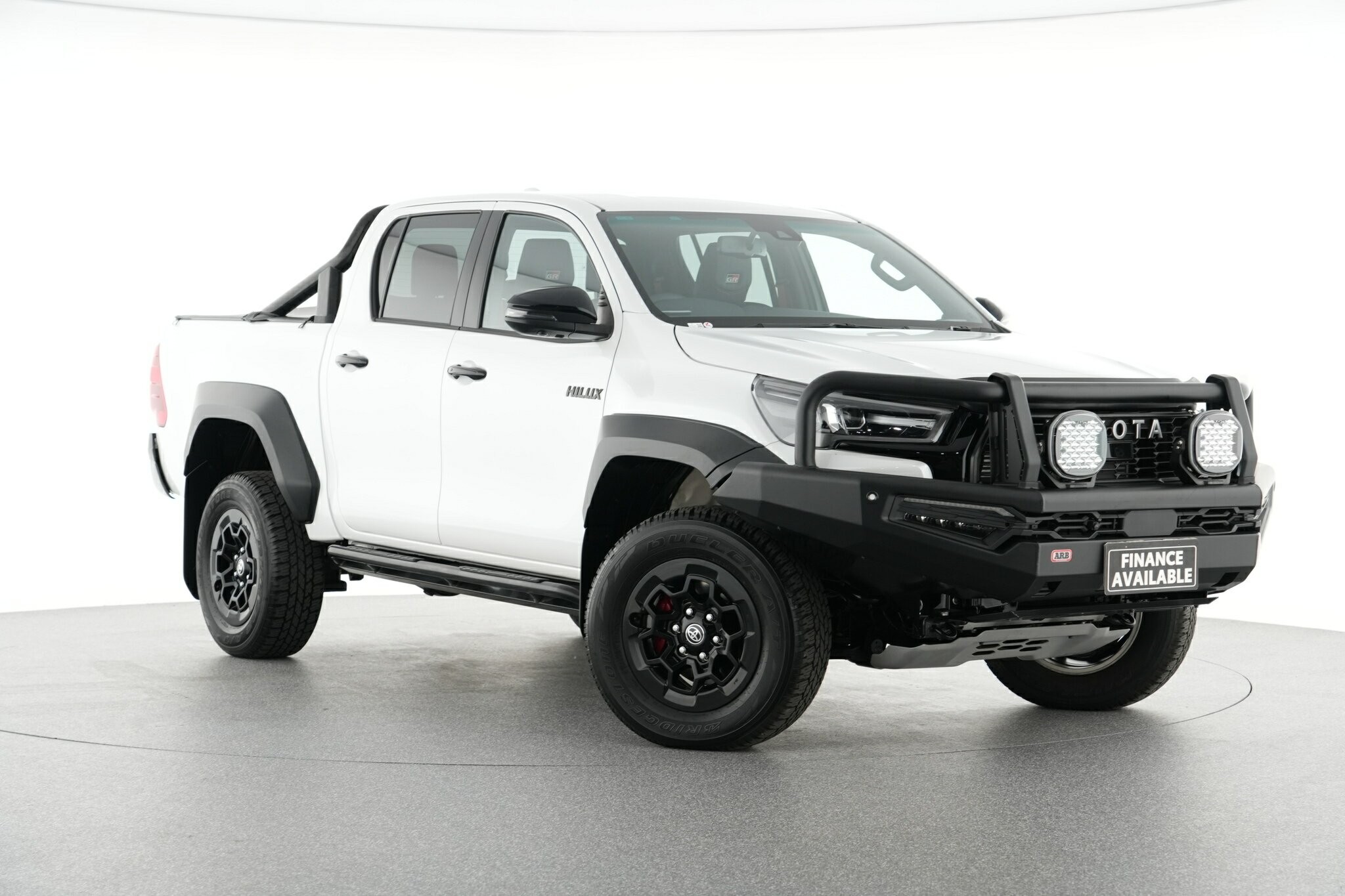 Toyota Hilux image 1