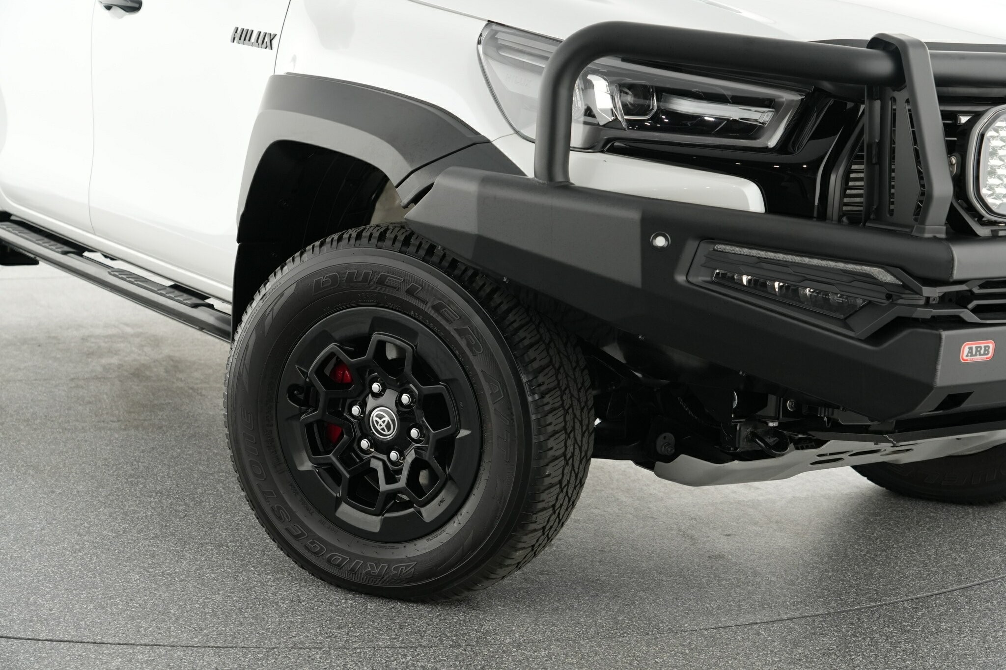 Toyota Hilux image 2