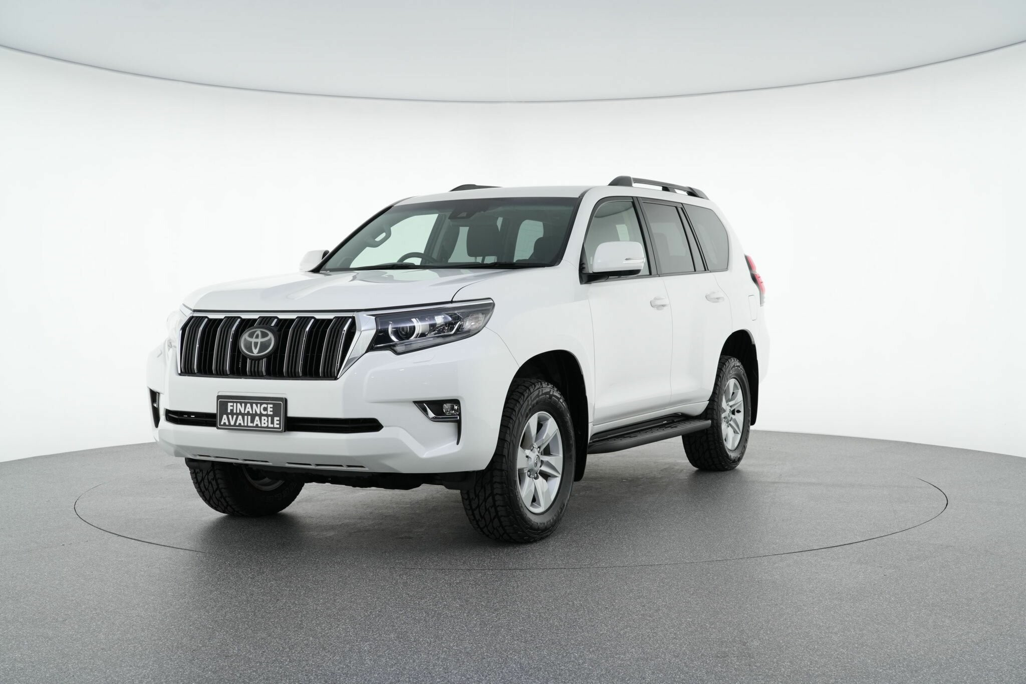 Toyota Landcruiser Prado image 4